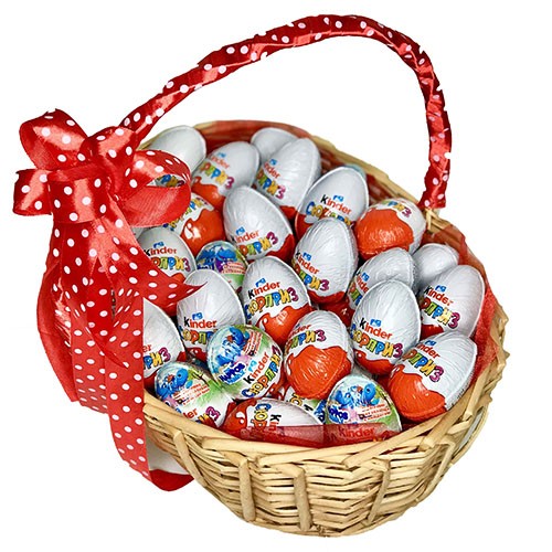 Букет цветов "Сладкая корзина "Киндер-сюрприз""